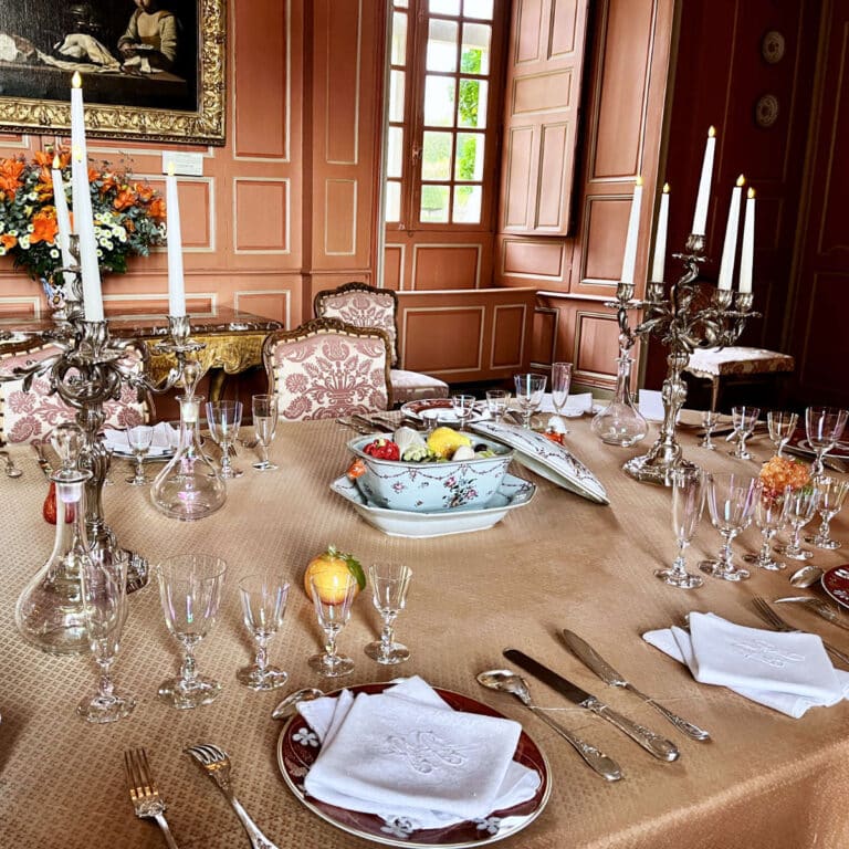 Read more about the article French Table Setting: The Art de la Table