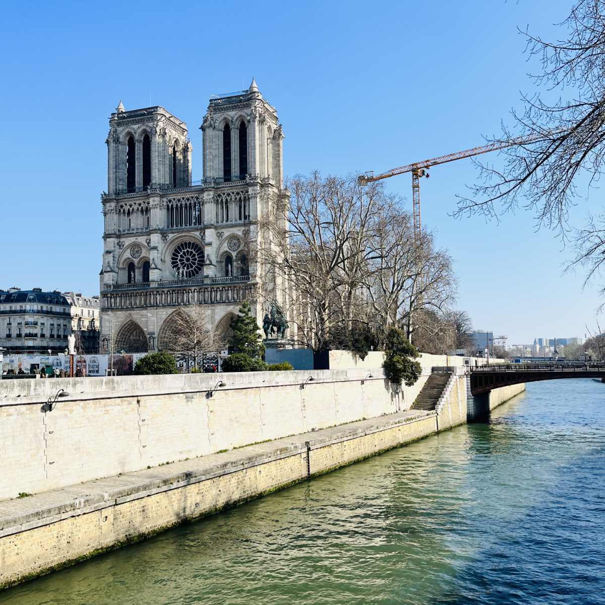 son satellite Abandonment Notre-Dame de Paris Cathedral: 27 Facts and History - Snippets of Paris