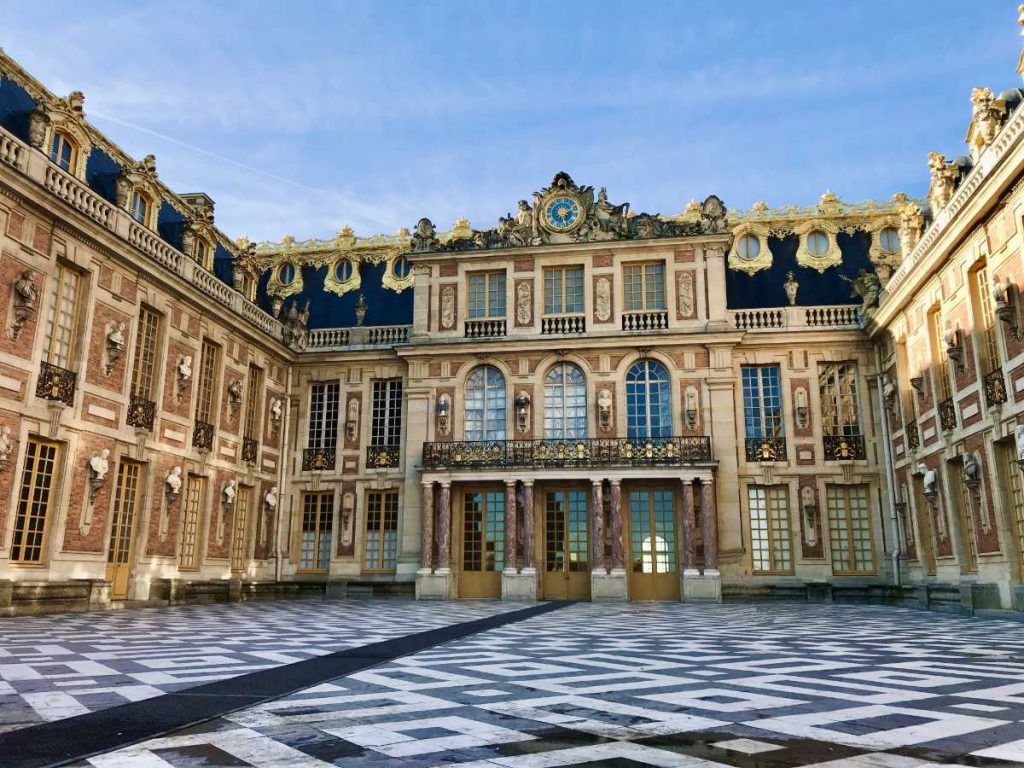 Château de Versailles interior courtyard