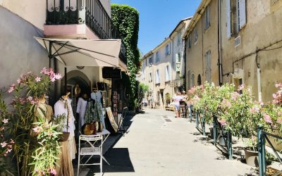 Lourmarin village: Travel Guide (Provence, France)