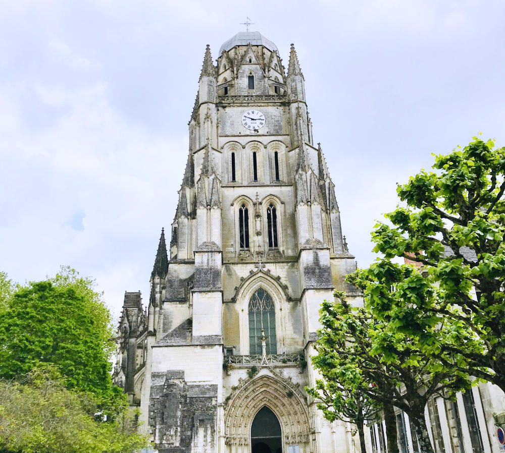 Cathédrale Saint-Pierre de Saintes  in the nearby town of Saintes