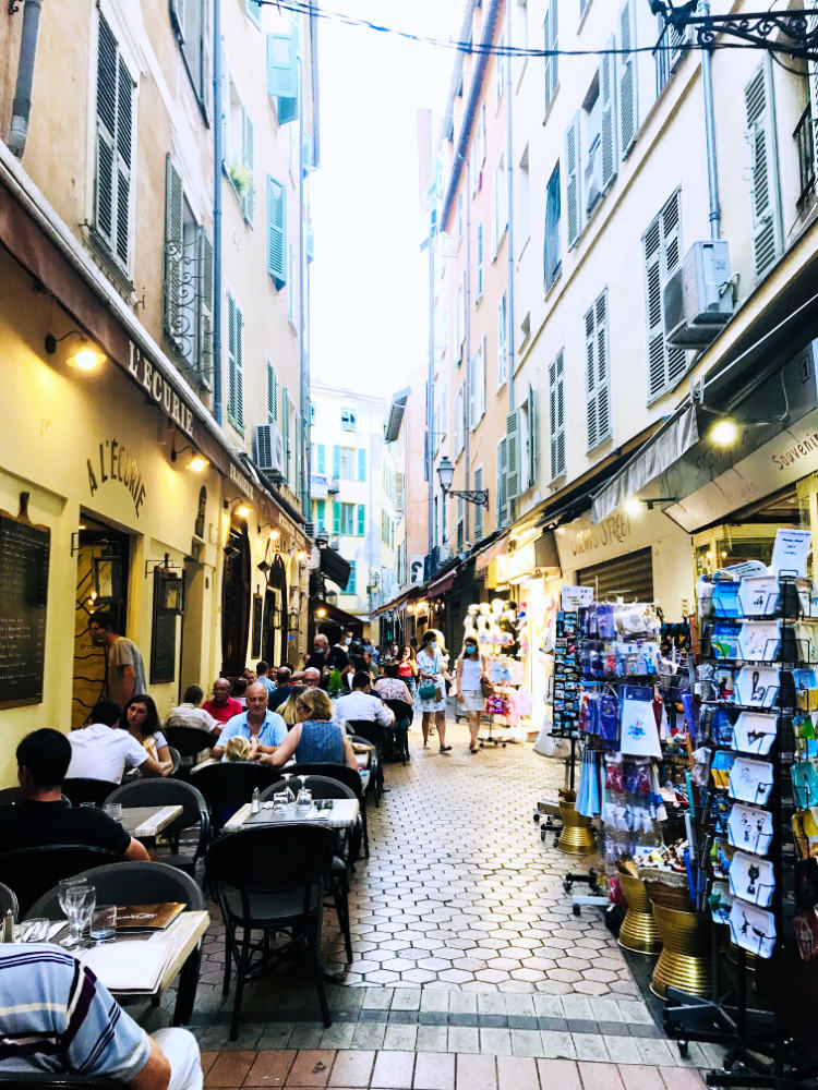 Restaurant in an alley in France