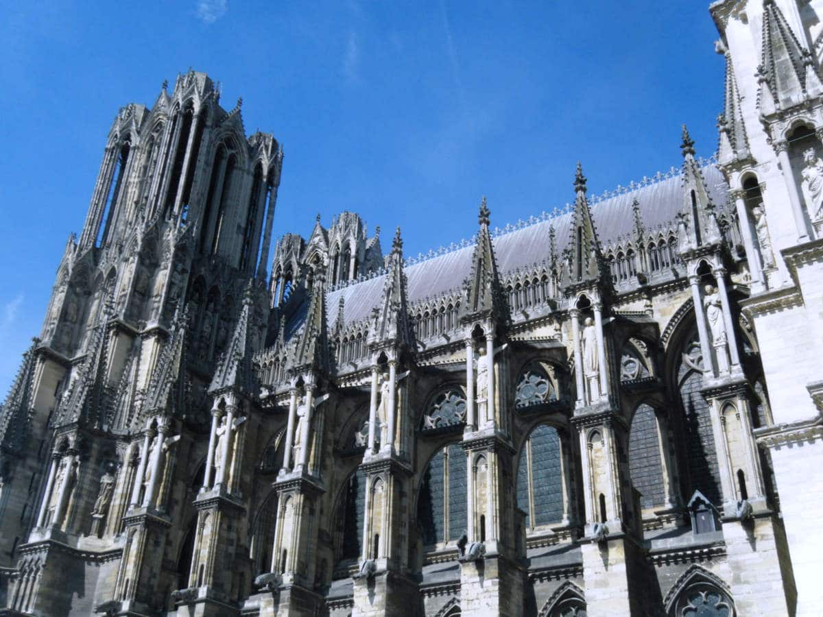 You are currently viewing Reims: City guide and history (near Champagne, France)