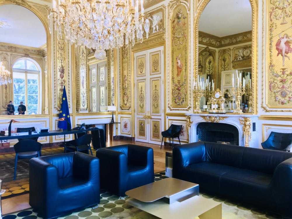 Leather couches in the Palais de L'Elysée