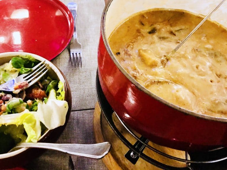 Read more about the article Classic Cheese Fondue: Recipe & Tips from French Chefs