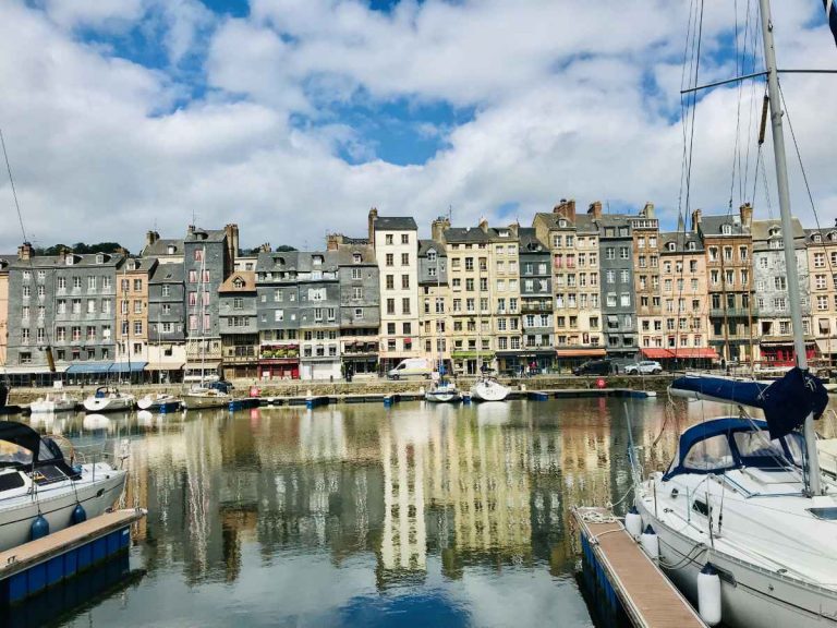Read more about the article Honfleur: The historic port city where the Seine river meets the sea (Normandy)
