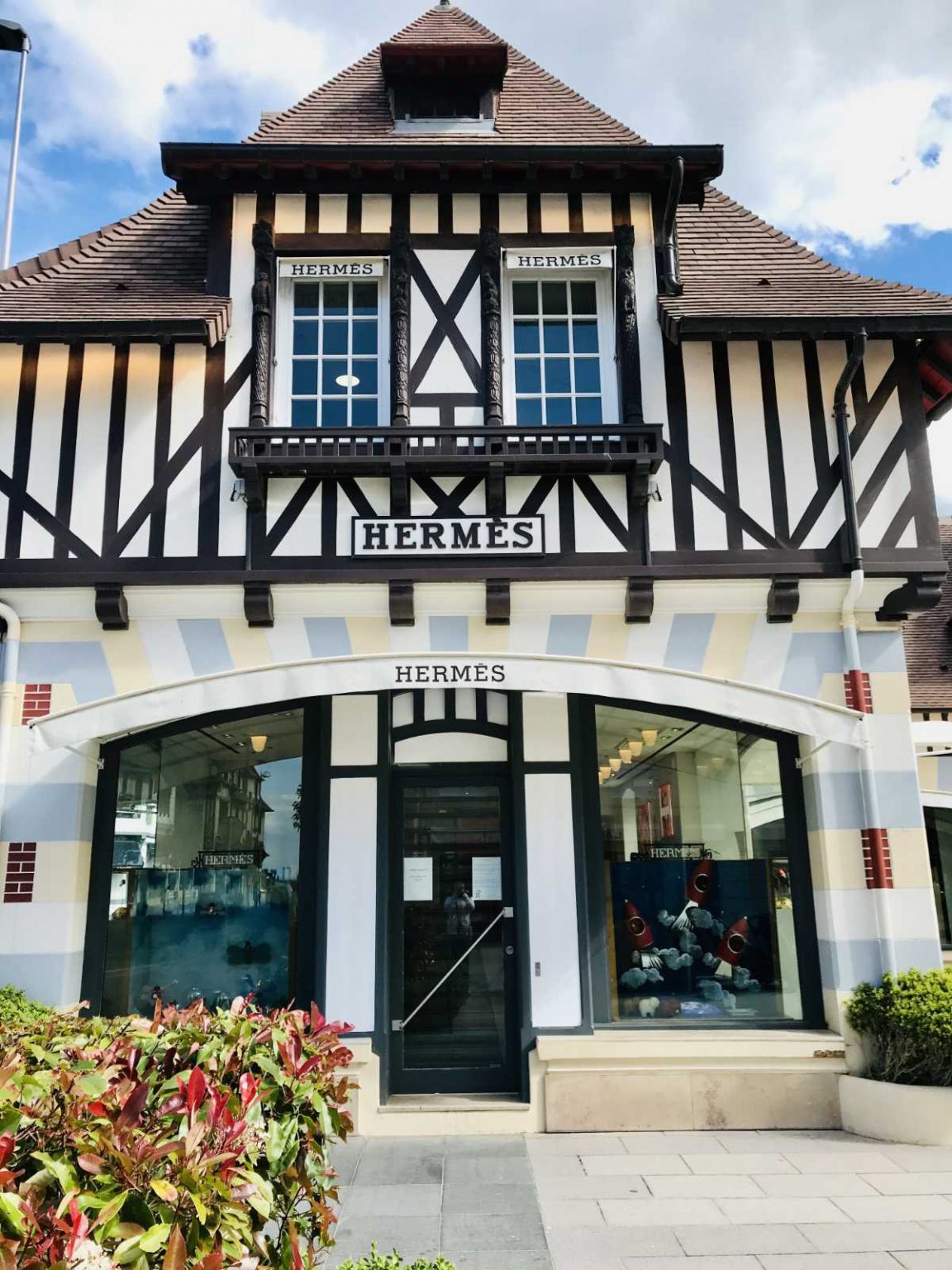 French Fashion House Founded 1952 2026.French fashion houses: Haute couture