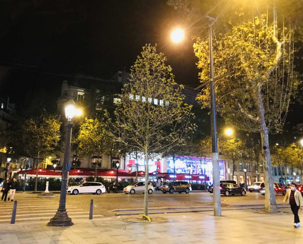 Champs Elysées at night