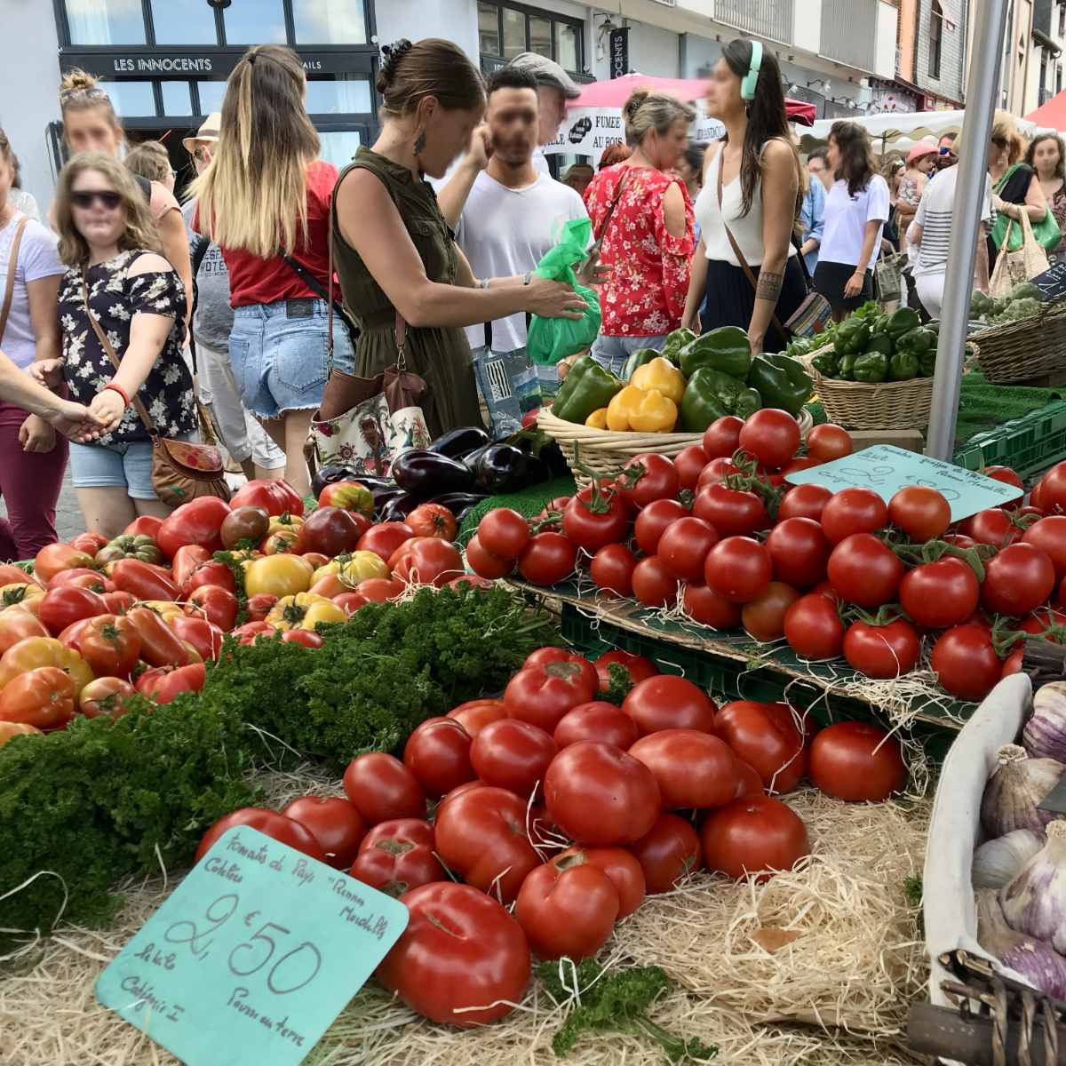 Read more about the article Visiting the Markets in France: Top tips for the Marché