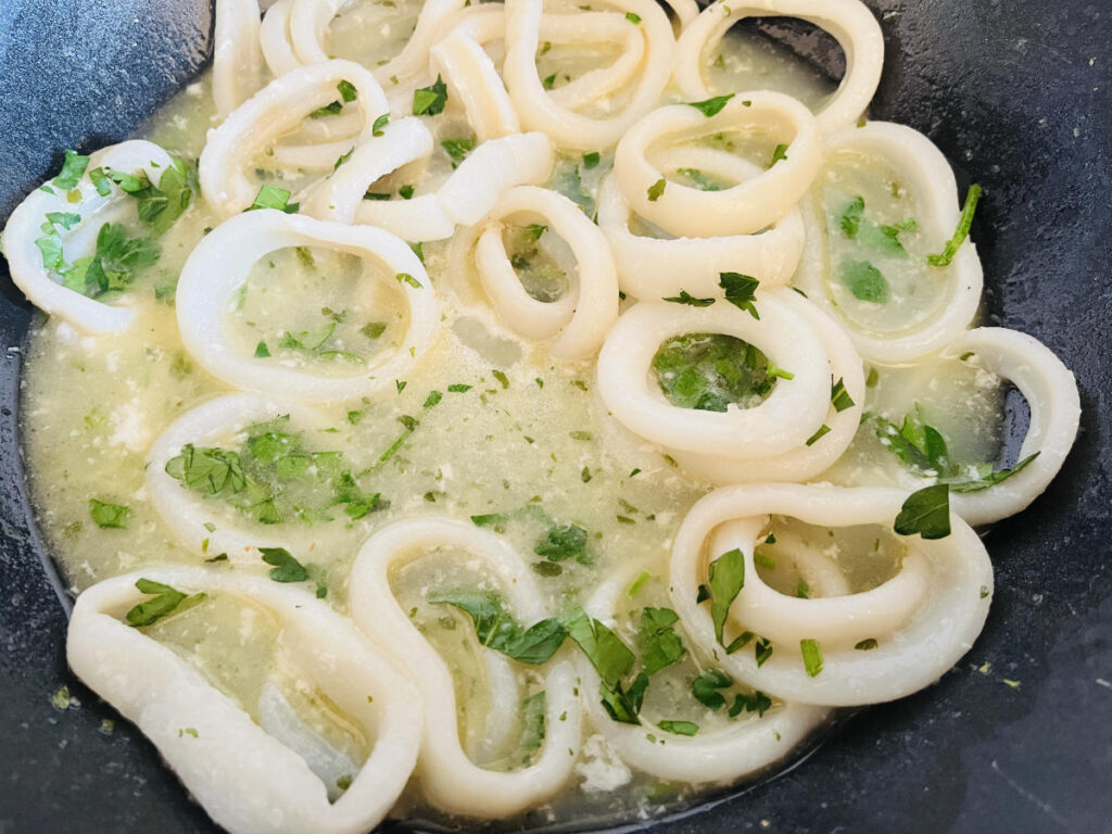 Sauteed calamari on the pan
