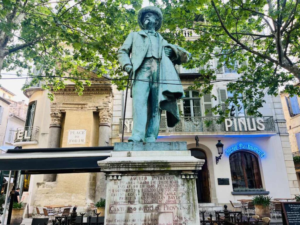 Frederic Mistral statue in front of the Place du Forum
