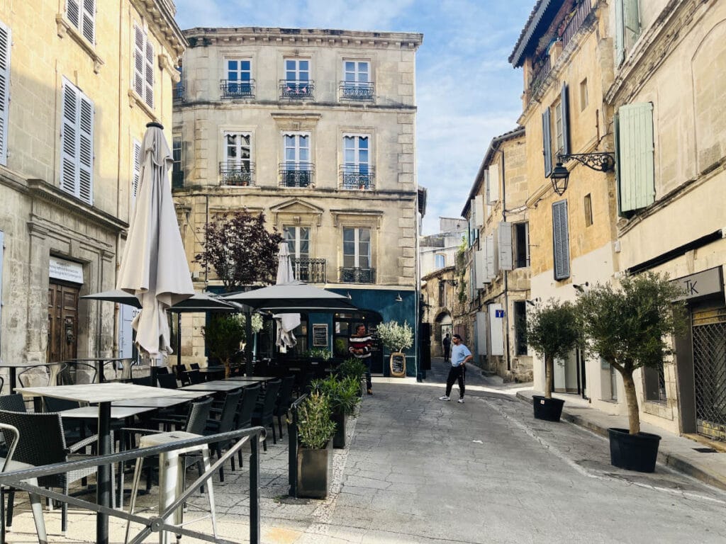 Restaurant terrase in Arles