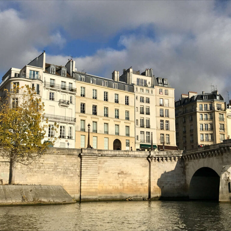 Read more about the article Île Saint Louis in Paris: What to see and do
