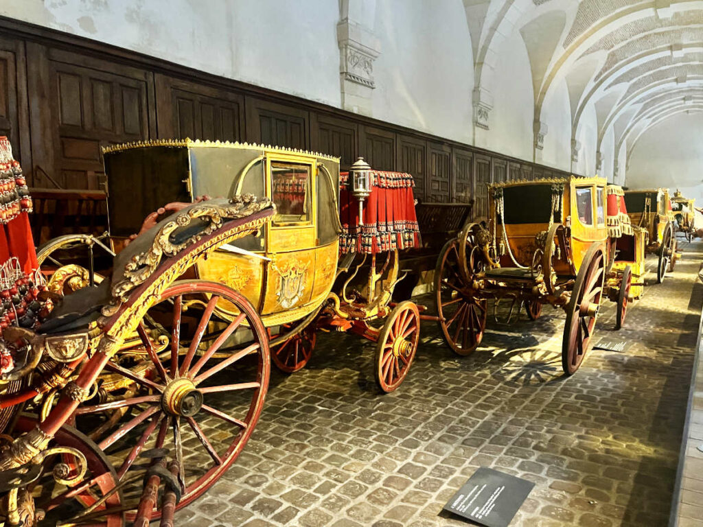 Gallery of Coaches at Palais de Versailles (with free entry) 1