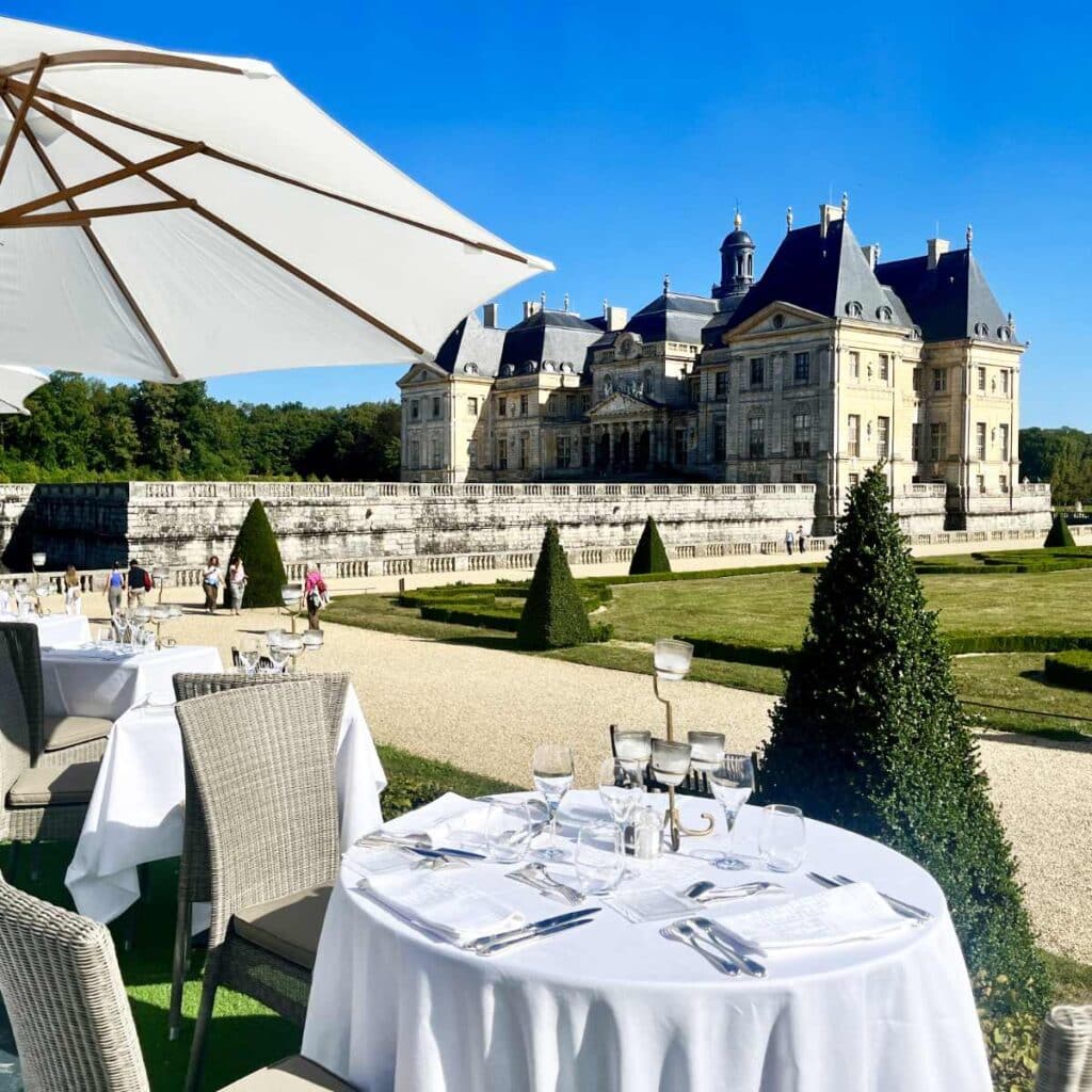 Château Vaux le Vicomte with an elegant table set in front