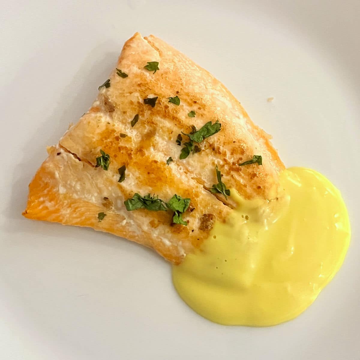 Read more about the article Pan-seared Salmon with Hollandaise sauce