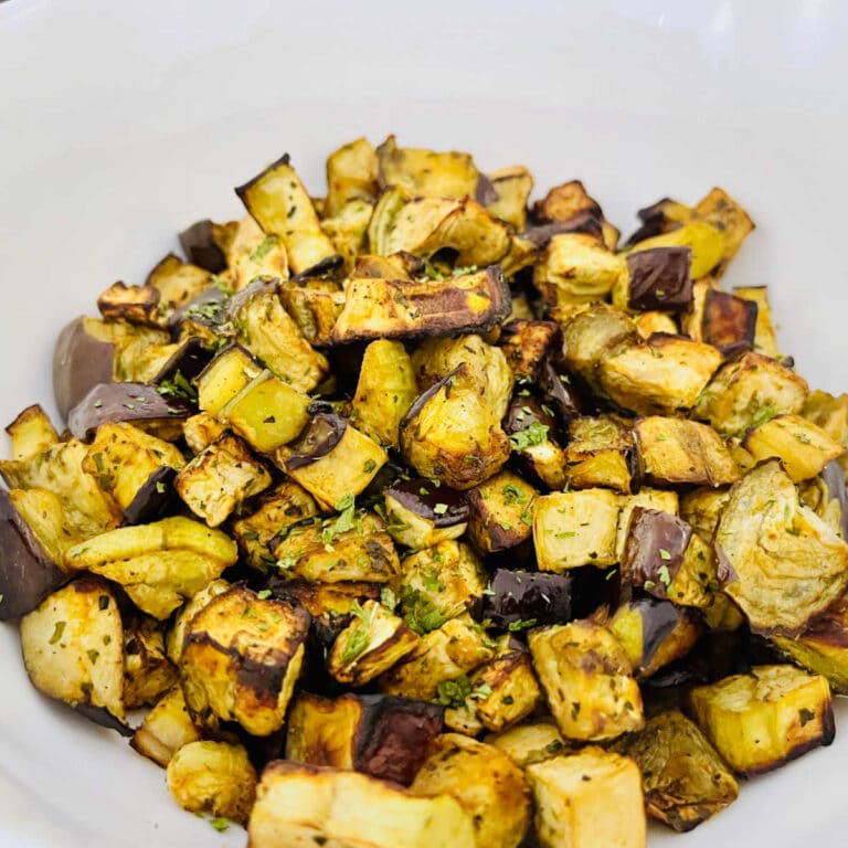 Read more about the article Oven-roasted Eggplant cubes with garlic and parsley
