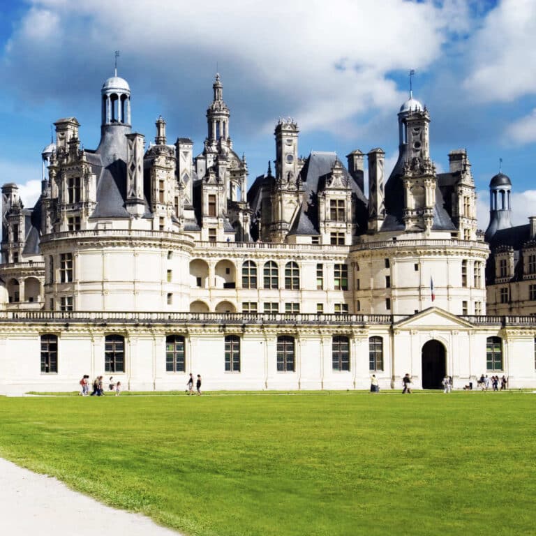 Read more about the article Château de Chambord: Travel guide and history