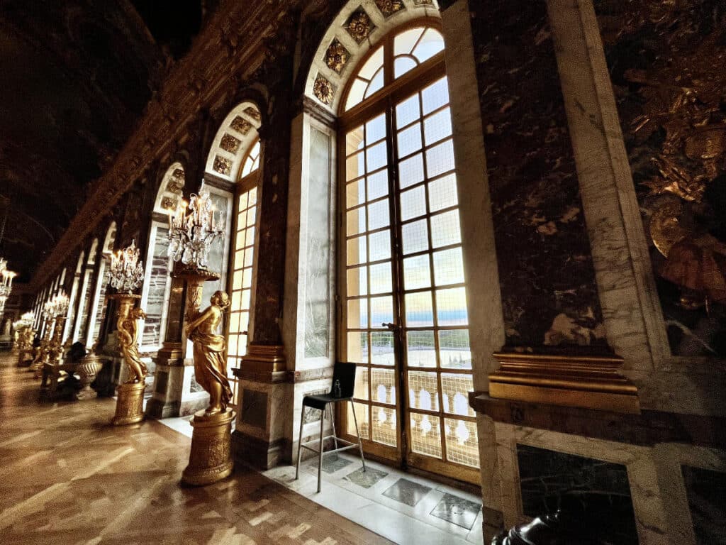 arched windows in the Hall of Mirrors