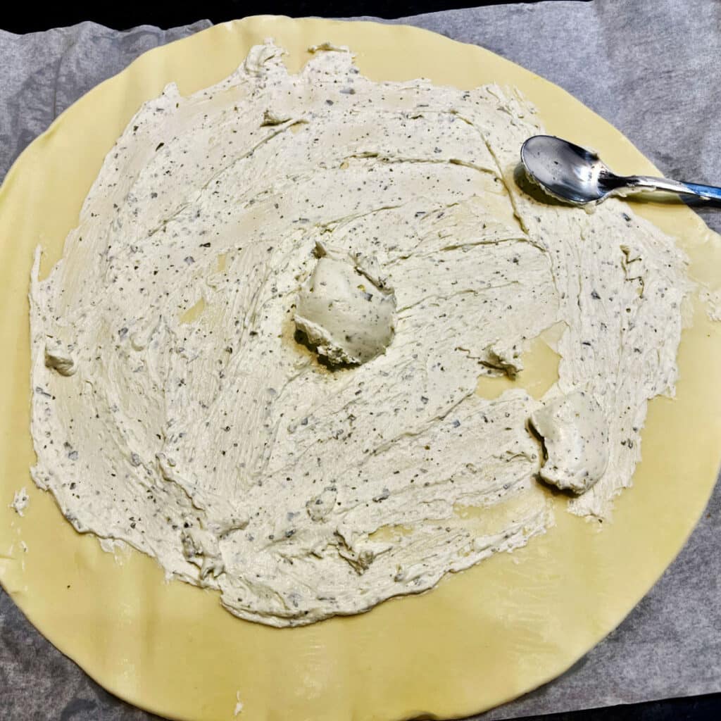 Air fryer puff pastry boursin and ham rolls 6 Air fryer puff pastry boursin and ham rolls 1