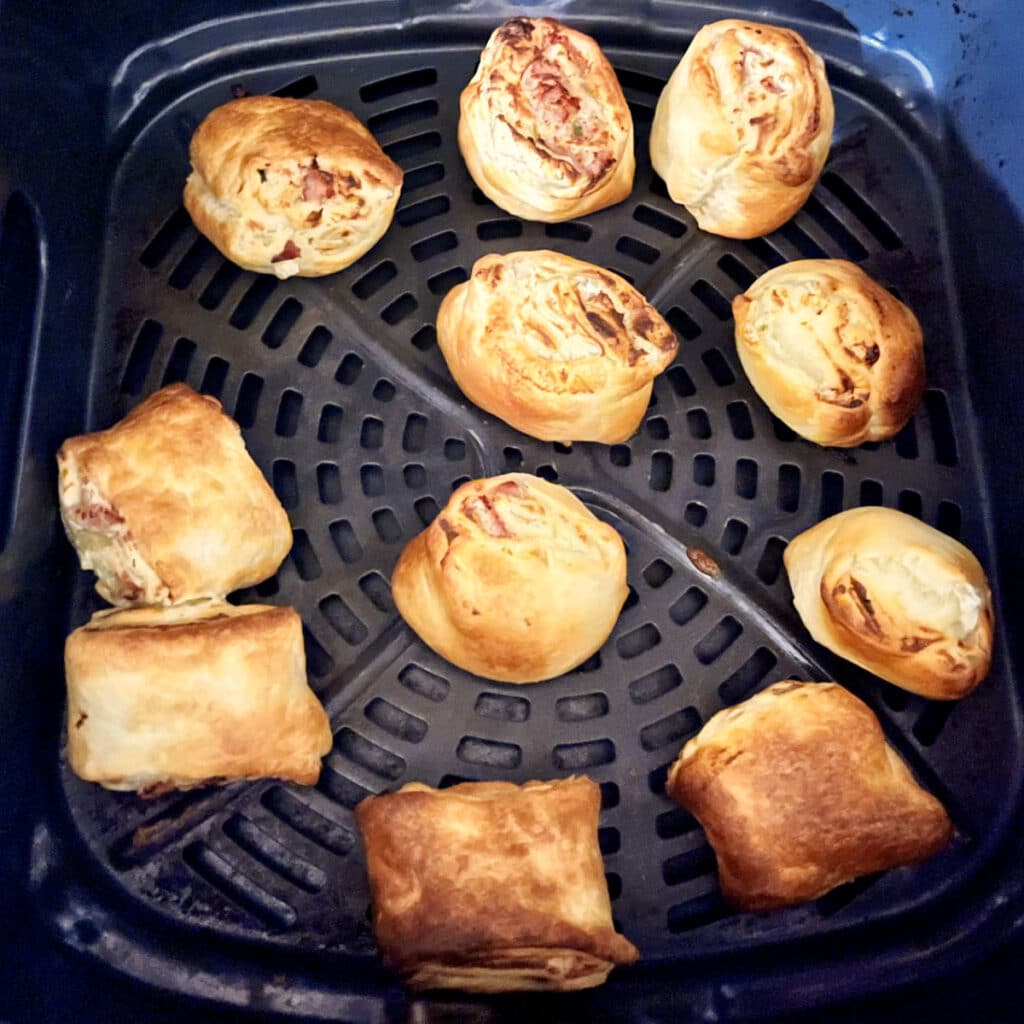 Air fryer puff pastry boursin and ham rolls 10 Air fryer puff pastry boursin and ham rolls 5